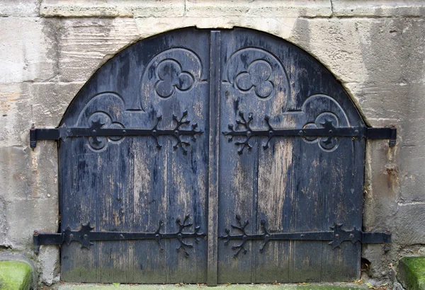 Oude donker blauwe poort Rechtenvrije Stockafbeeldingen