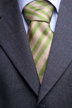 bir takım elbise ve kravat ayrıntı