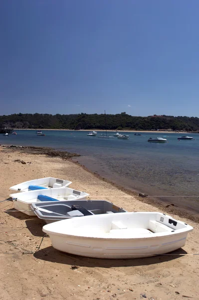 Boats isolated at the beach — Stock Photo, Image