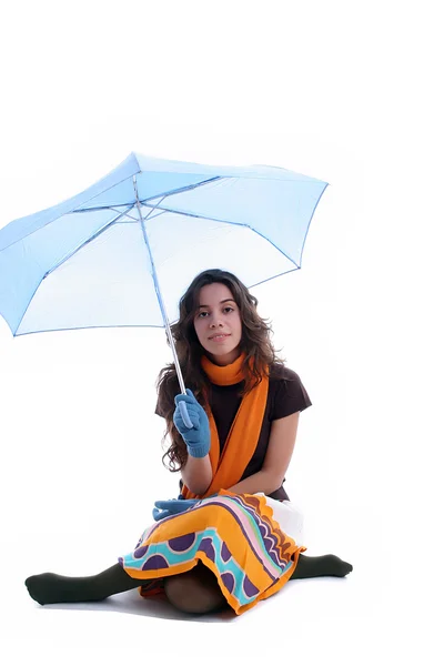 Fiatal nő alatt egy esernyő — Stock Fotó