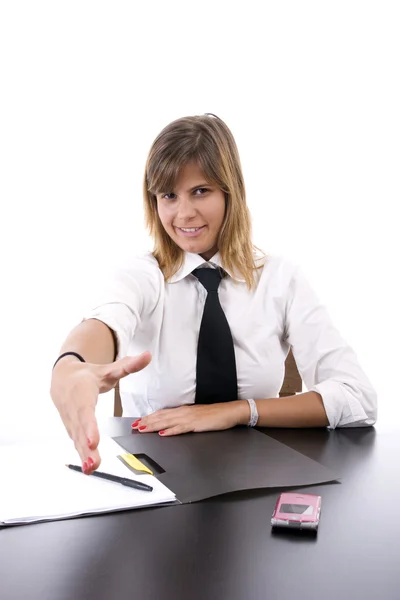 Affärskvinna som erbjuder att skaka hand — Stockfoto