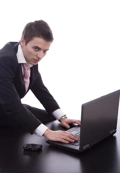 Homem de negócios trabalhando com laptop — Fotografia de Stock