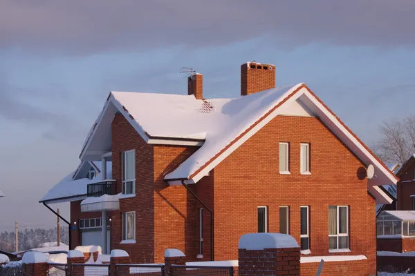 Új ház télen — Stock Fotó