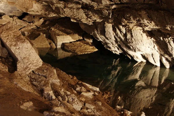 Jaskinia Lodowa Kungur w perm region — Zdjęcie stockowe