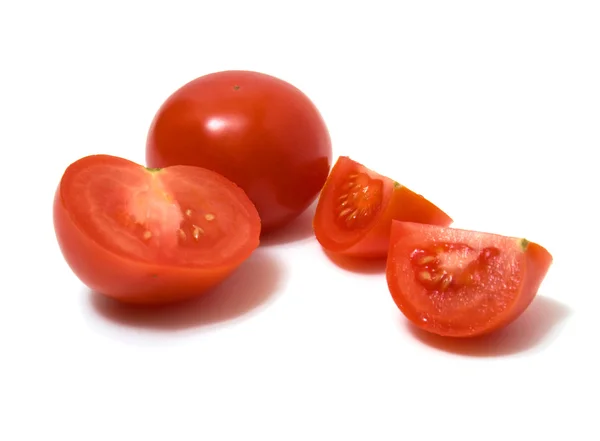 Skivad tomat isolerad på vit — Stockfoto
