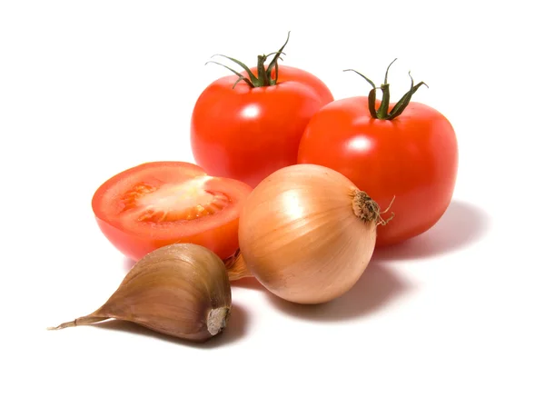 Pomodoro e cipolla isolati su fondo bianco — Foto Stock