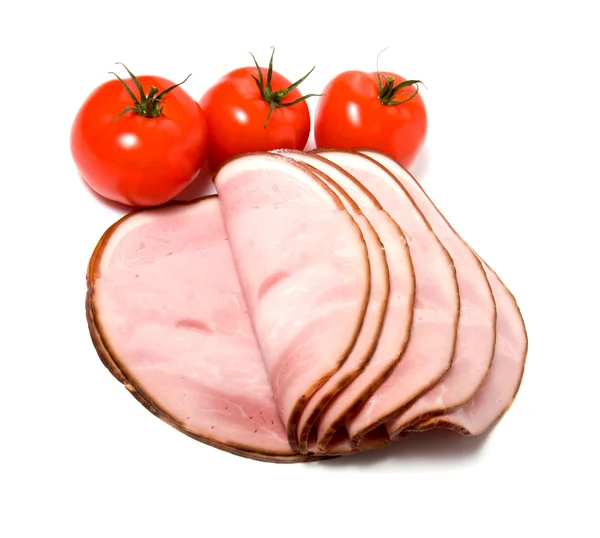 Carne affumicata affettata isolata su fondo bianco — Foto Stock