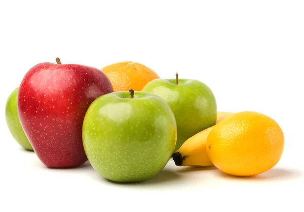 Frutas isoladas sobre fundo branco — Fotografia de Stock