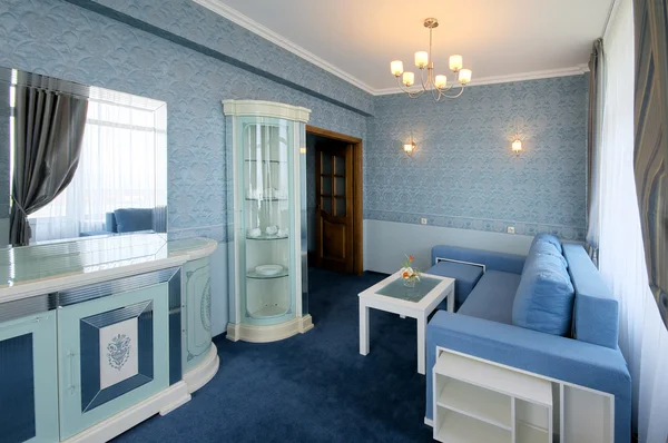 Blauwe woonkamer interieur — Stockfoto