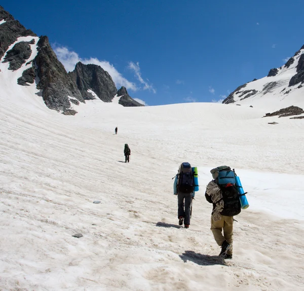Группа альпинистов — стоковое фото