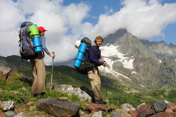 Paar van bergbeklimmers — Stockfoto