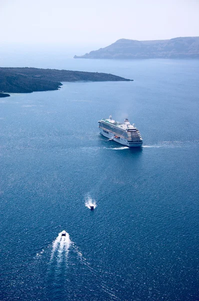 크루즈 여객선과 제도 — 스톡 사진