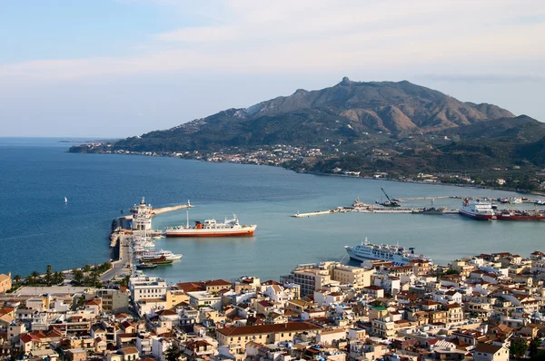 Pequeno porto no mar Mediterrâneo — Fotografia de Stock