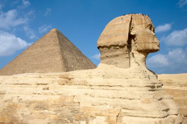 Sphinx and pyramid clipart