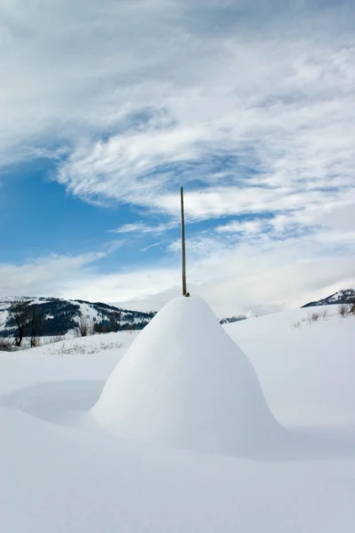 Рик покрыт снегом — стоковое фото