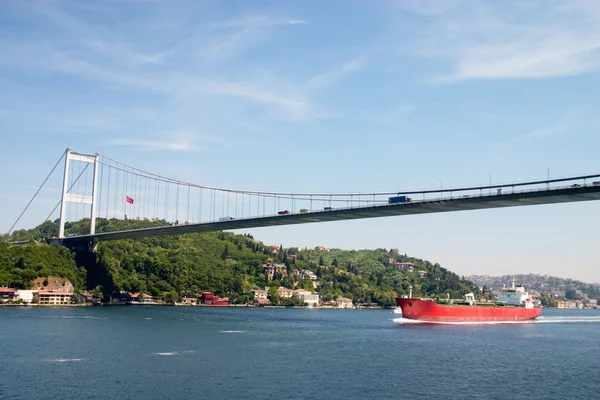 Bridge over Bosporus strait — Stock Photo, Image