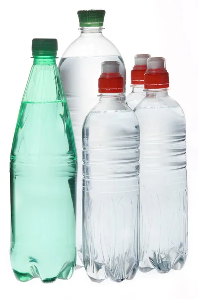 Група пляшок мінеральної содової води — стокове фото