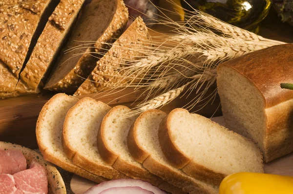 Ekmek yemek yakın çekim — Stok fotoğraf