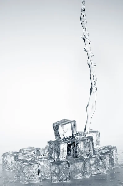 Água mineral fresca clara — Fotografia de Stock