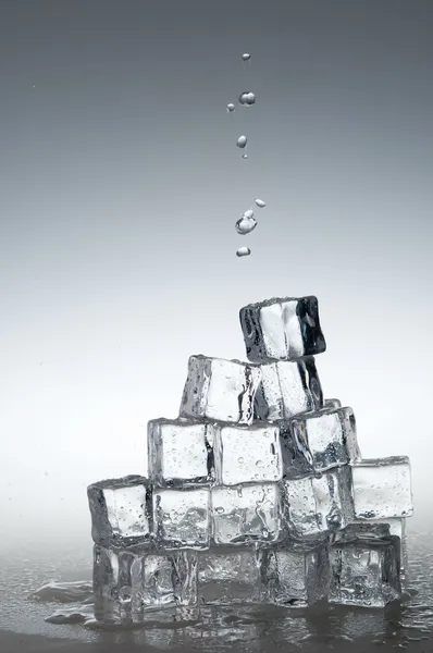 Gotas de água mineral — Fotografia de Stock