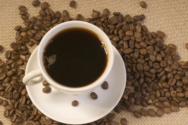 Zwarte koffie drinken — Stockfoto
