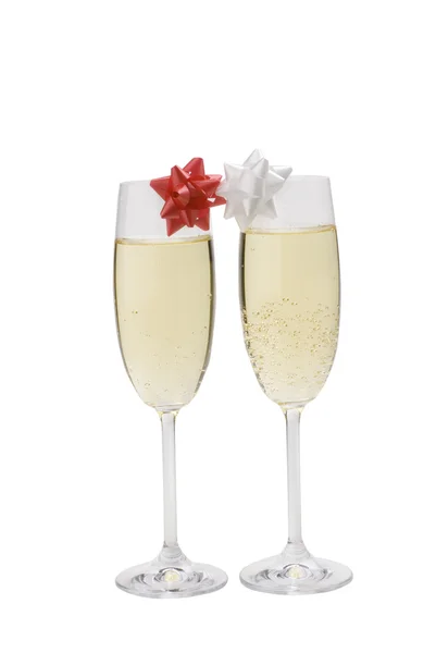 Gläser Champagner über Weiß. — Stockfoto