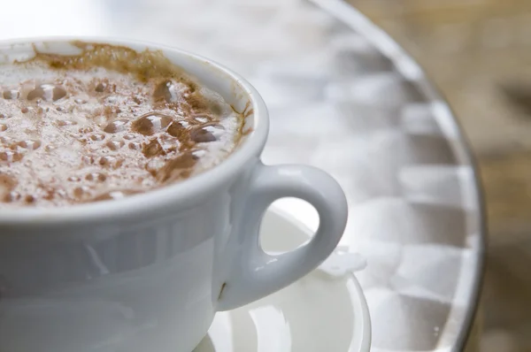 Cappuccino-Kaffeetasse im Freien — Stockfoto