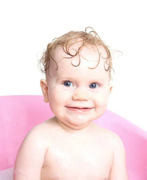 Baby flicka bada i badet — Stockfoto