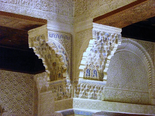 Säule traditioneller maurischer Ornamente — Stockfoto