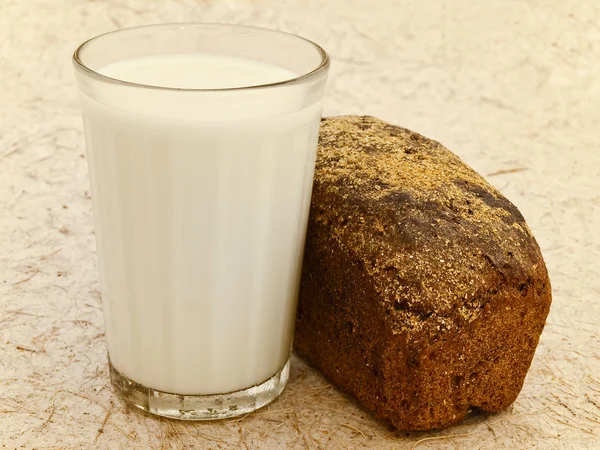 Pan y leche — Foto de Stock