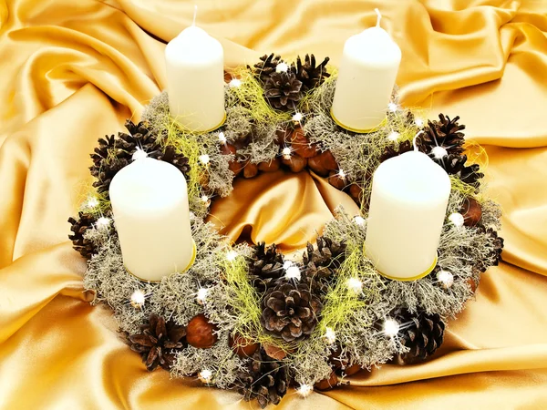 手作りのクリスマスの花輪 — ストック写真