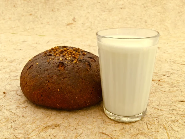 Mléko a chléb — Stock fotografie