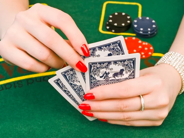 Kvinna spela i casino — Stockfoto