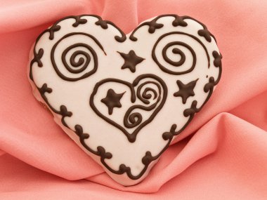 Heart spice cake clipart