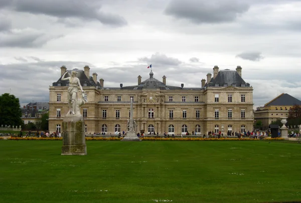 Люксембургский дворец — стоковое фото