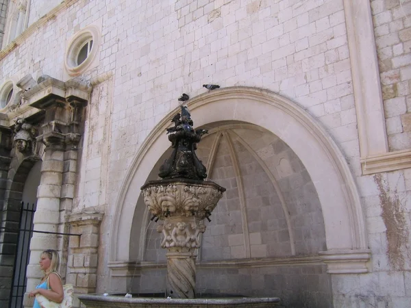 Fonte, Stradun, Dubrovnik . — Fotografia de Stock