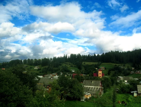 Dorf in den Bergen — Stockfoto