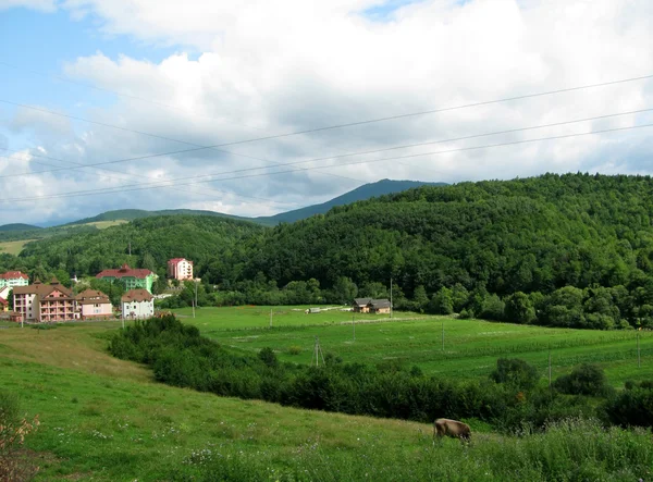Dağlardaki köy — Stok fotoğraf