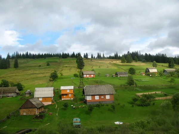 산에 있는 마을 — 스톡 사진