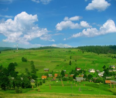 dağ manzarası ve Köyü