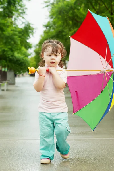 Meisje met de paraplu — Stockfoto