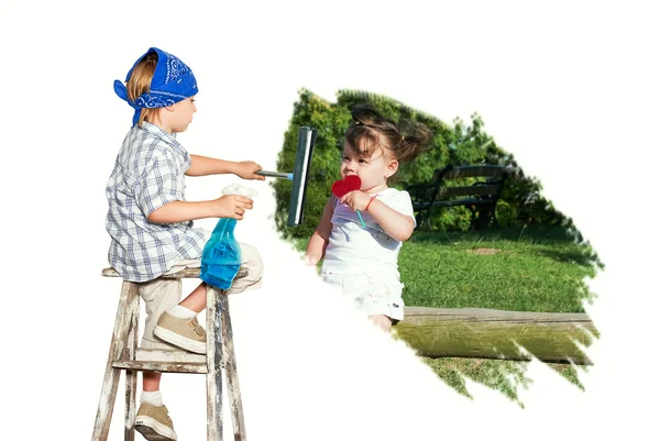 Pojke tvättas väggen och tycker om flickan — Stockfoto