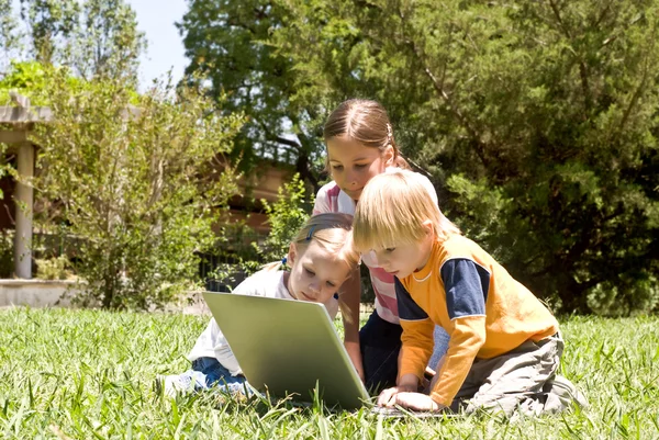 Little hackers in the park — Stock Photo, Image