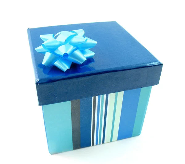 Geschenk in blauer Verpackung — Stockfoto