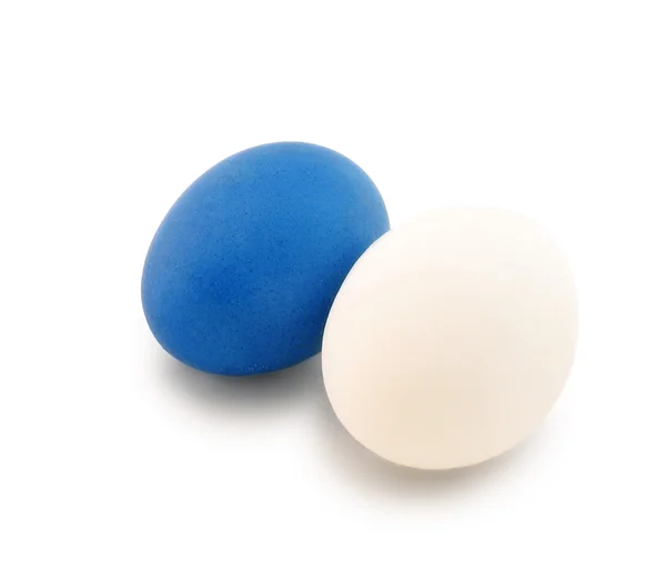 Dos huevos en blanco —  Fotos de Stock