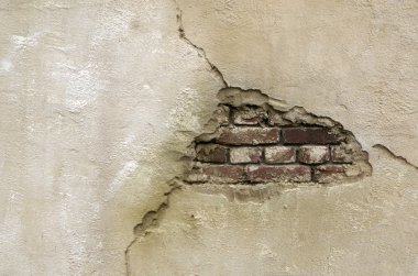kırık eski tuğla duvar