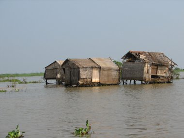 Kulübe Tonle Sap Gölü