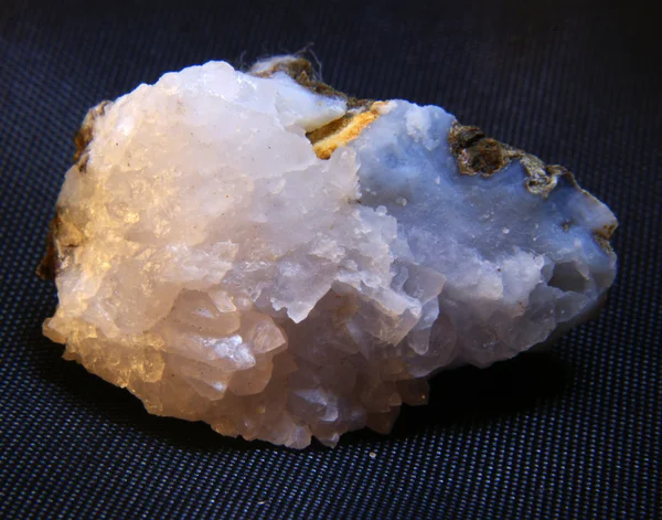 ブルーカルセドニーの水晶 — ストック写真