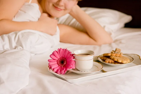Desayuno en la cama — Foto de Stock