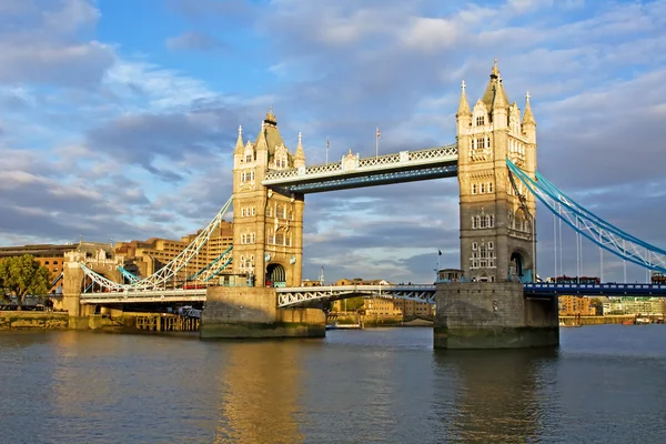 Londyn. mostu Tower bridge. — Zdjęcie stockowe